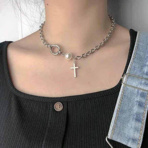 Cross Pearl Silver Chain Necklace - Picture 6 of 11